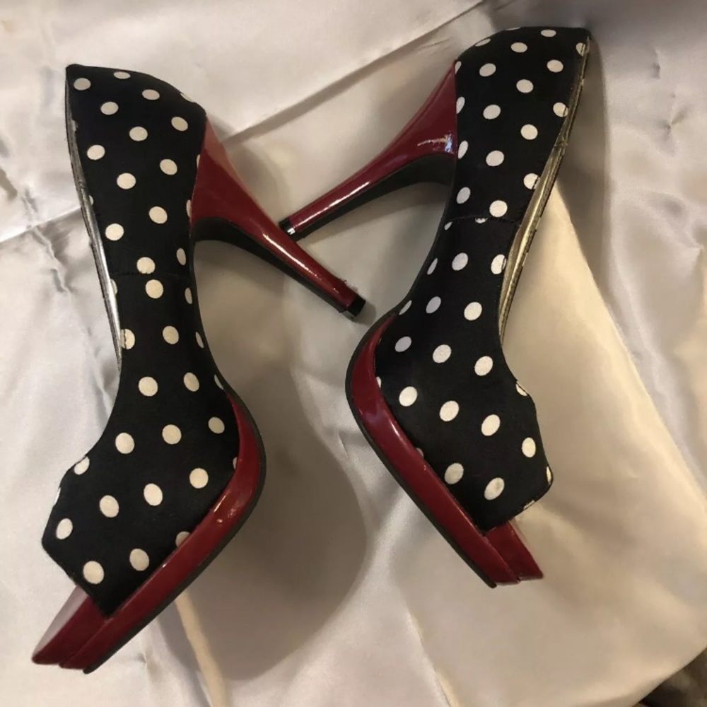 Black & white polka dot heels w/red heels & trim